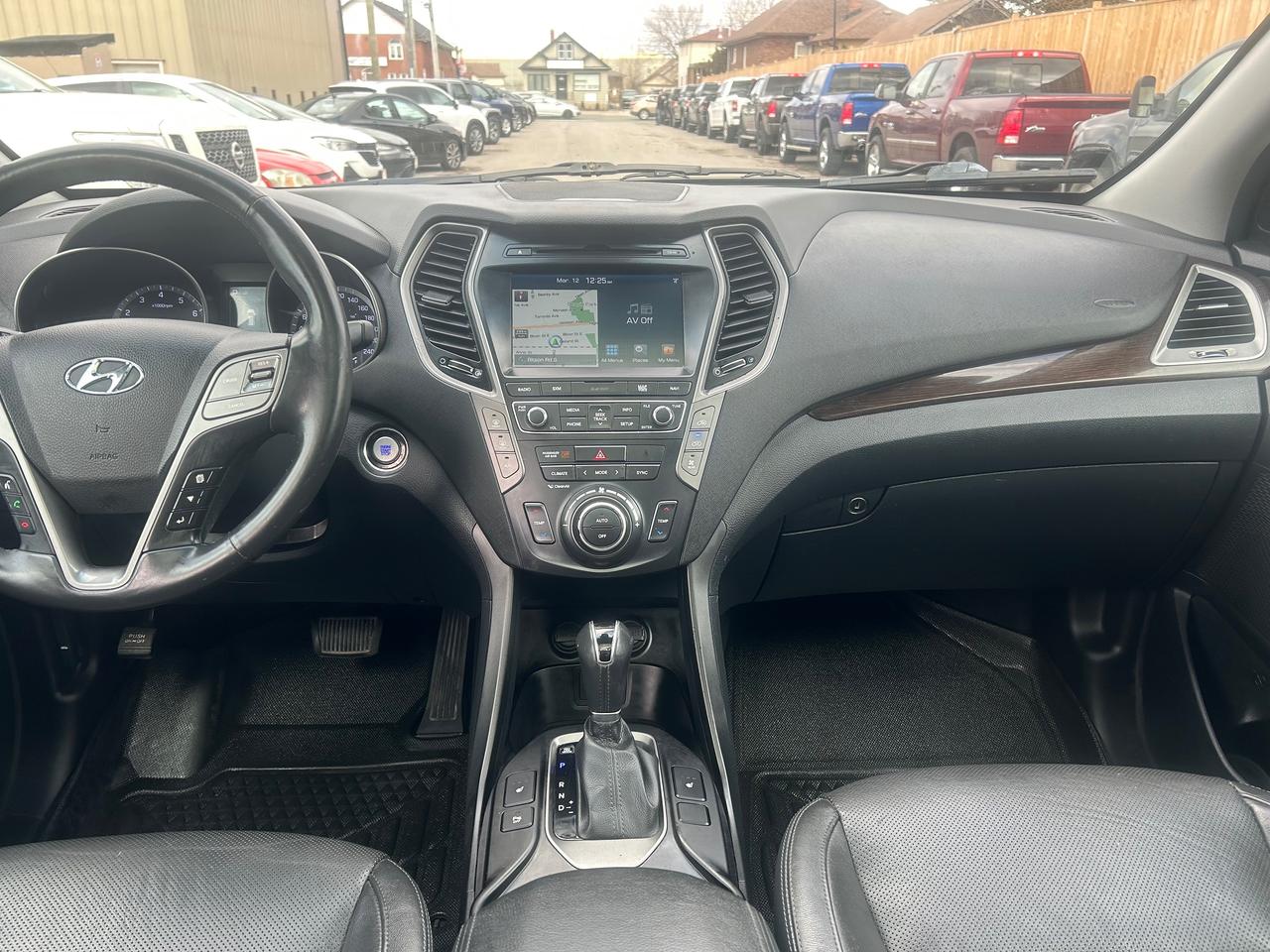 2018 Hyundai Santa Fe XL AWD LUXURY Photo