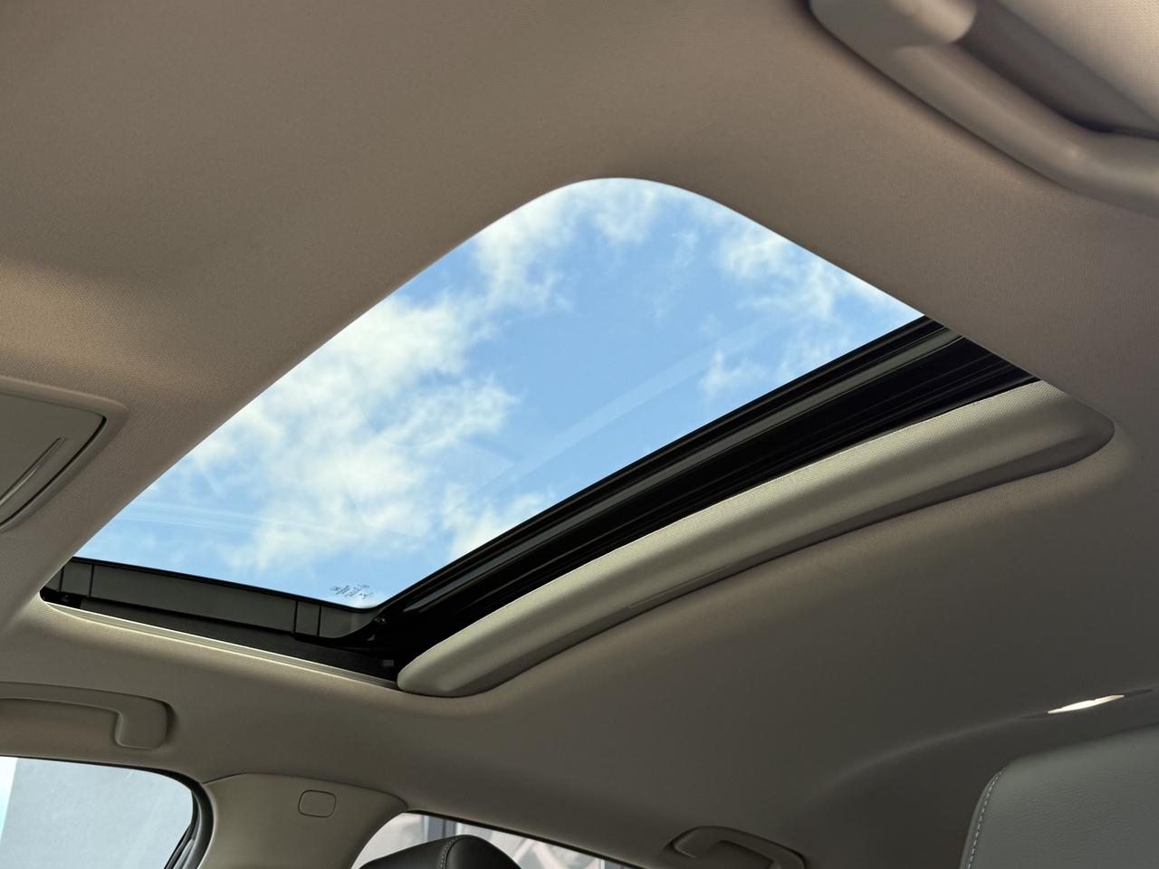 2022 Honda Civic Touring | Navigation | Backup Camera | Sunroof Photo