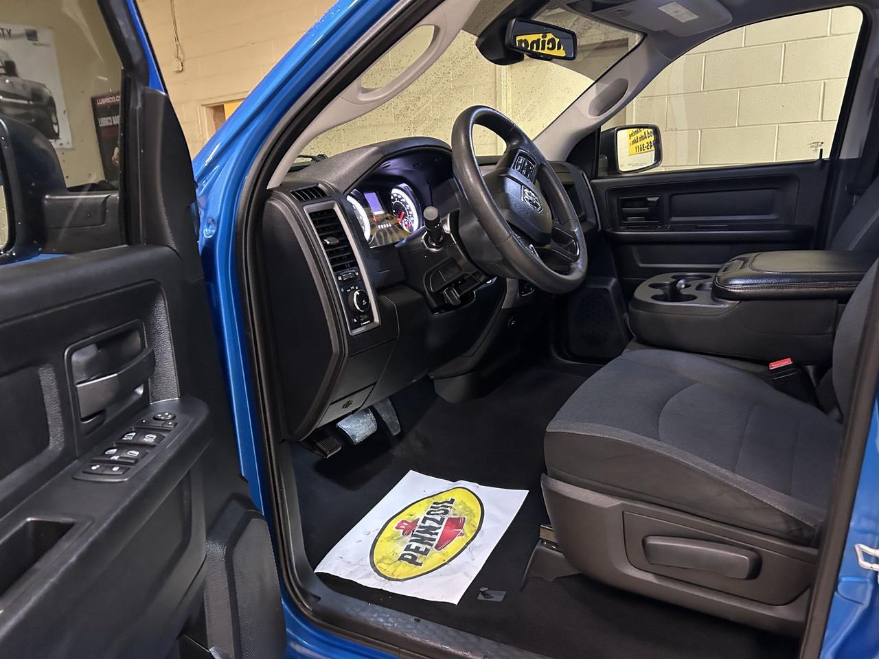 2021 RAM 1500 Classic EXPRESS Photo