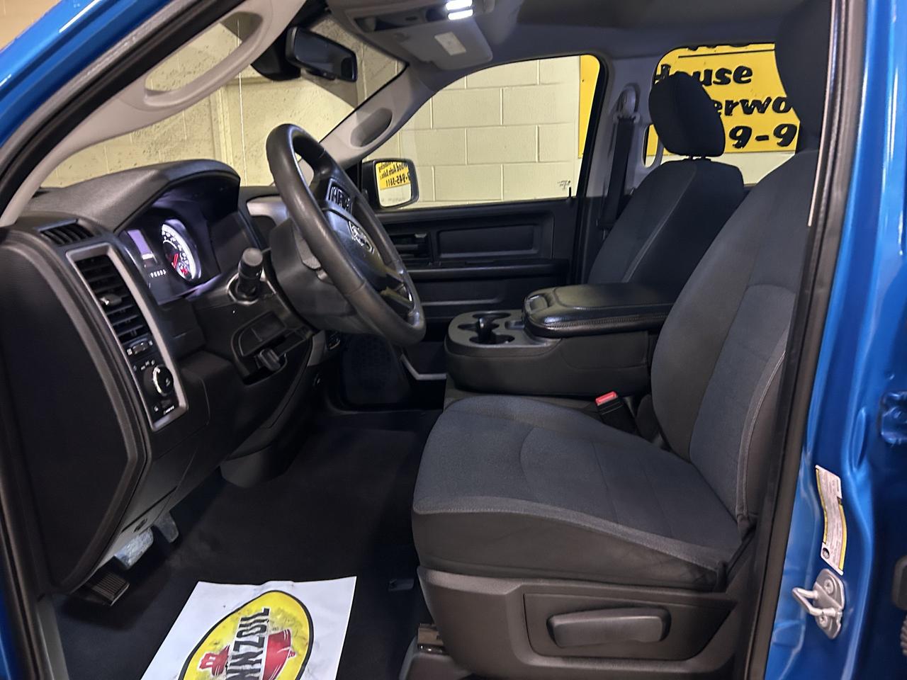 2021 RAM 1500 Classic EXPRESS Photo