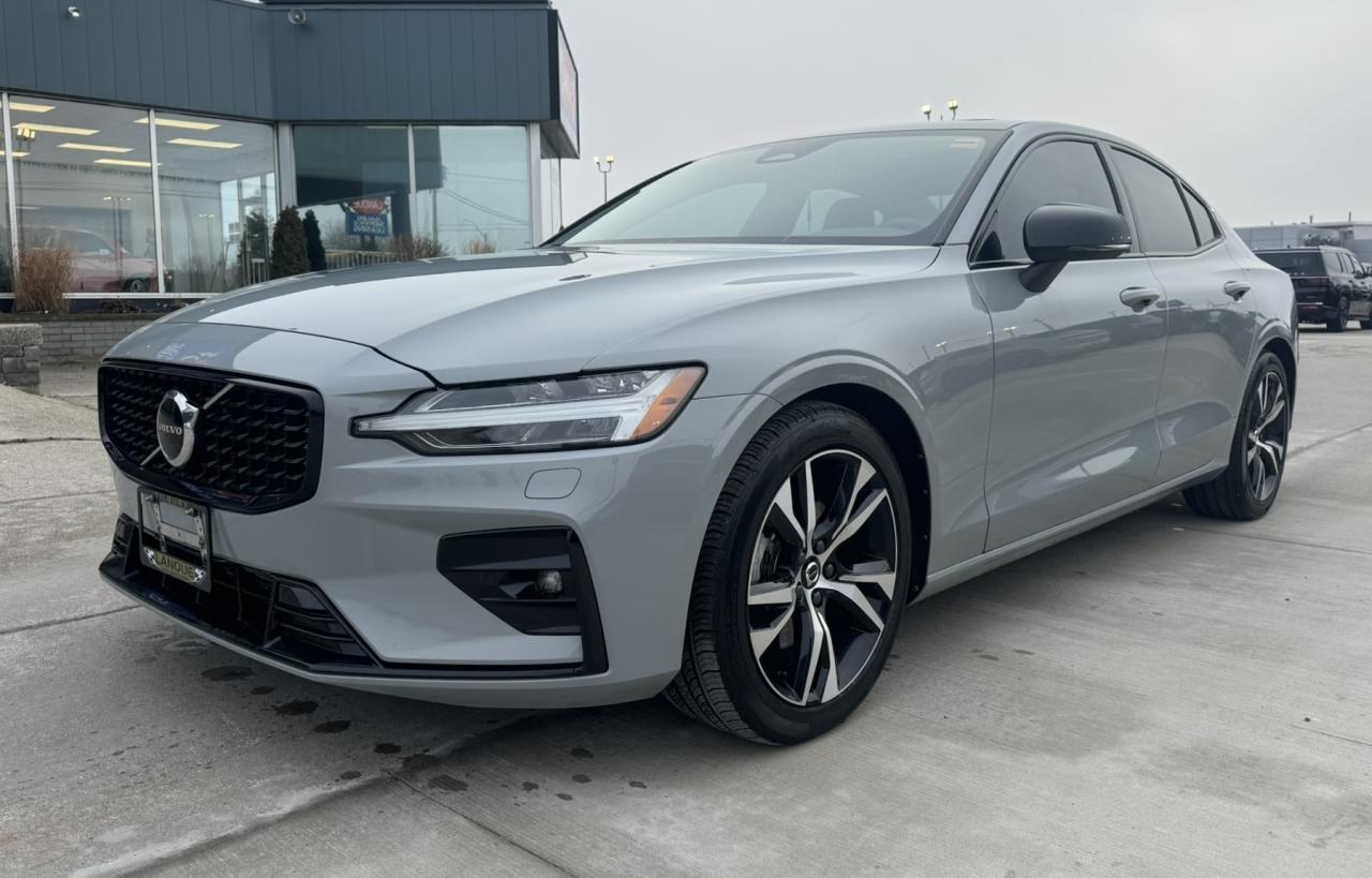 2024 Volvo S60 B5 AWD Core Dark Theme Photo