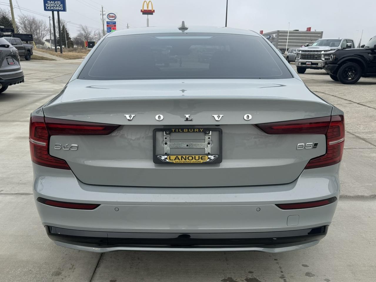 2024 Volvo S60 B5 AWD Core Dark Theme Photo