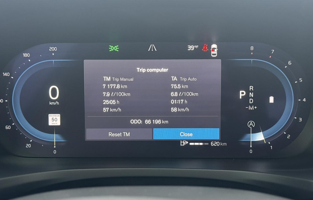 2024 Volvo S60 B5 AWD Core Dark Theme Photo