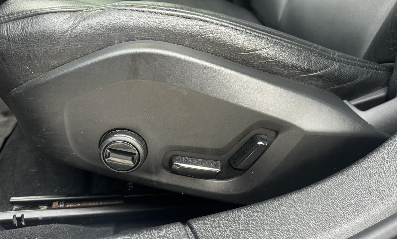 2024 Volvo S60 B5 AWD Core Dark Theme Photo