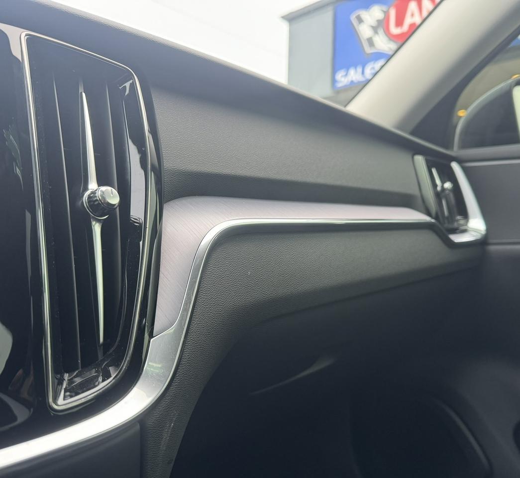 2024 Volvo S60 B5 AWD Core Dark Theme Photo