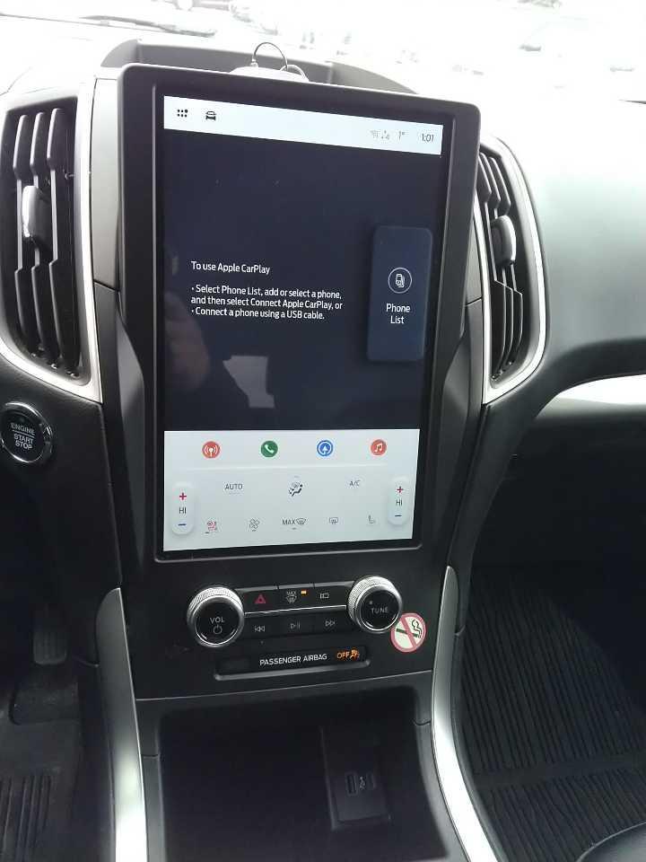 2023 Ford Edge SEL Photo2