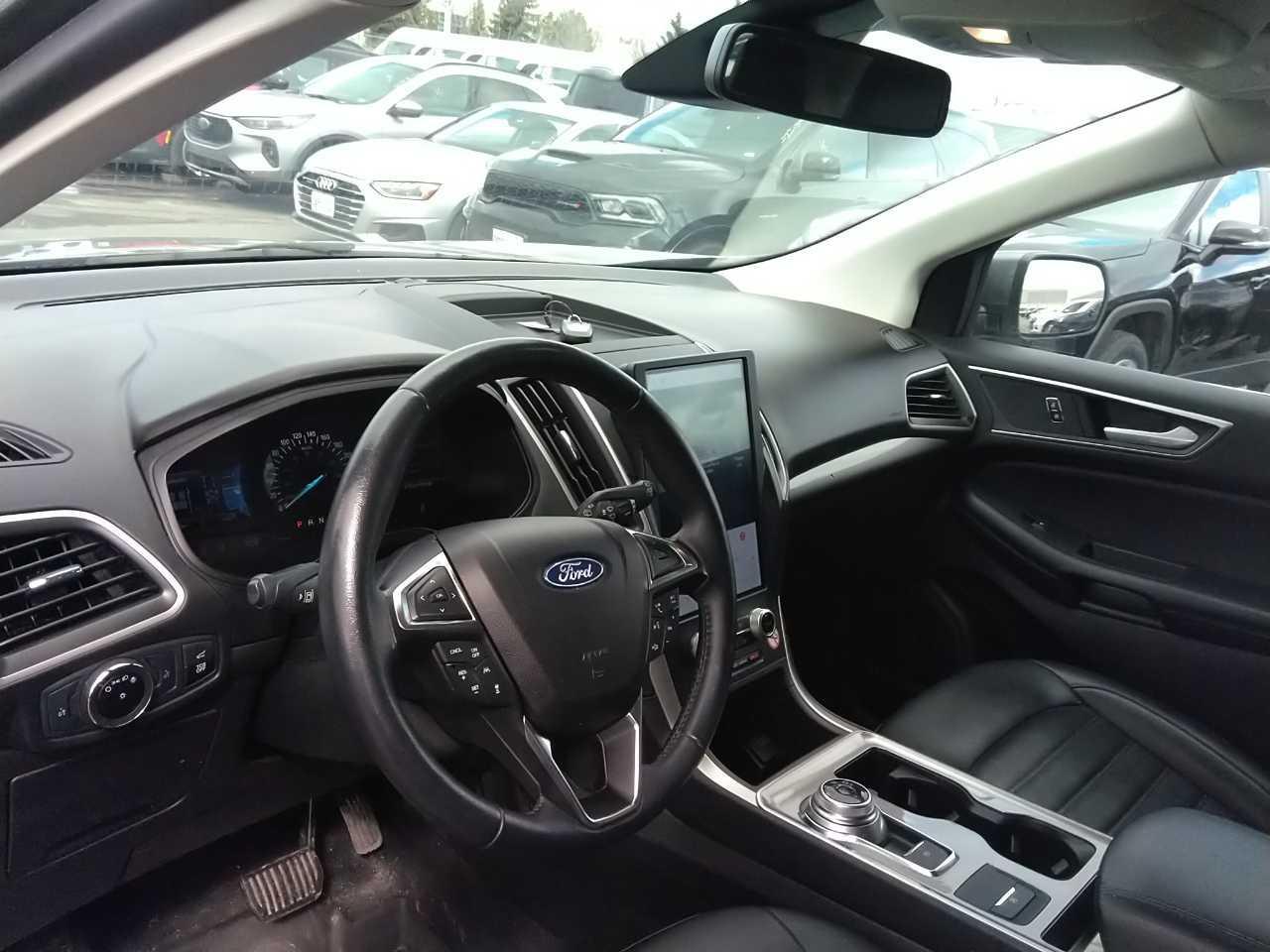 2023 Ford Edge SEL Photo3