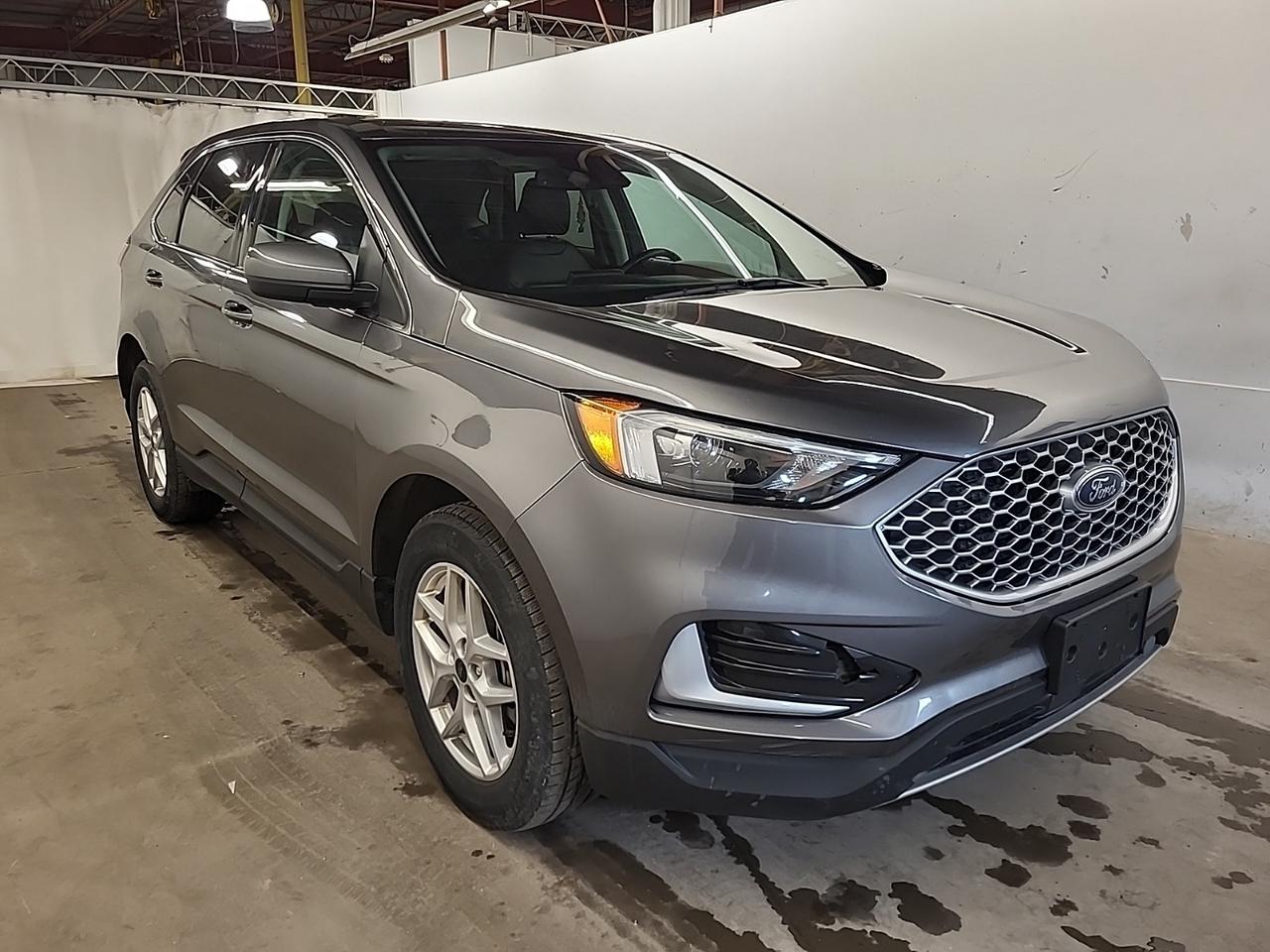 2023 Ford Edge SEL Photo
