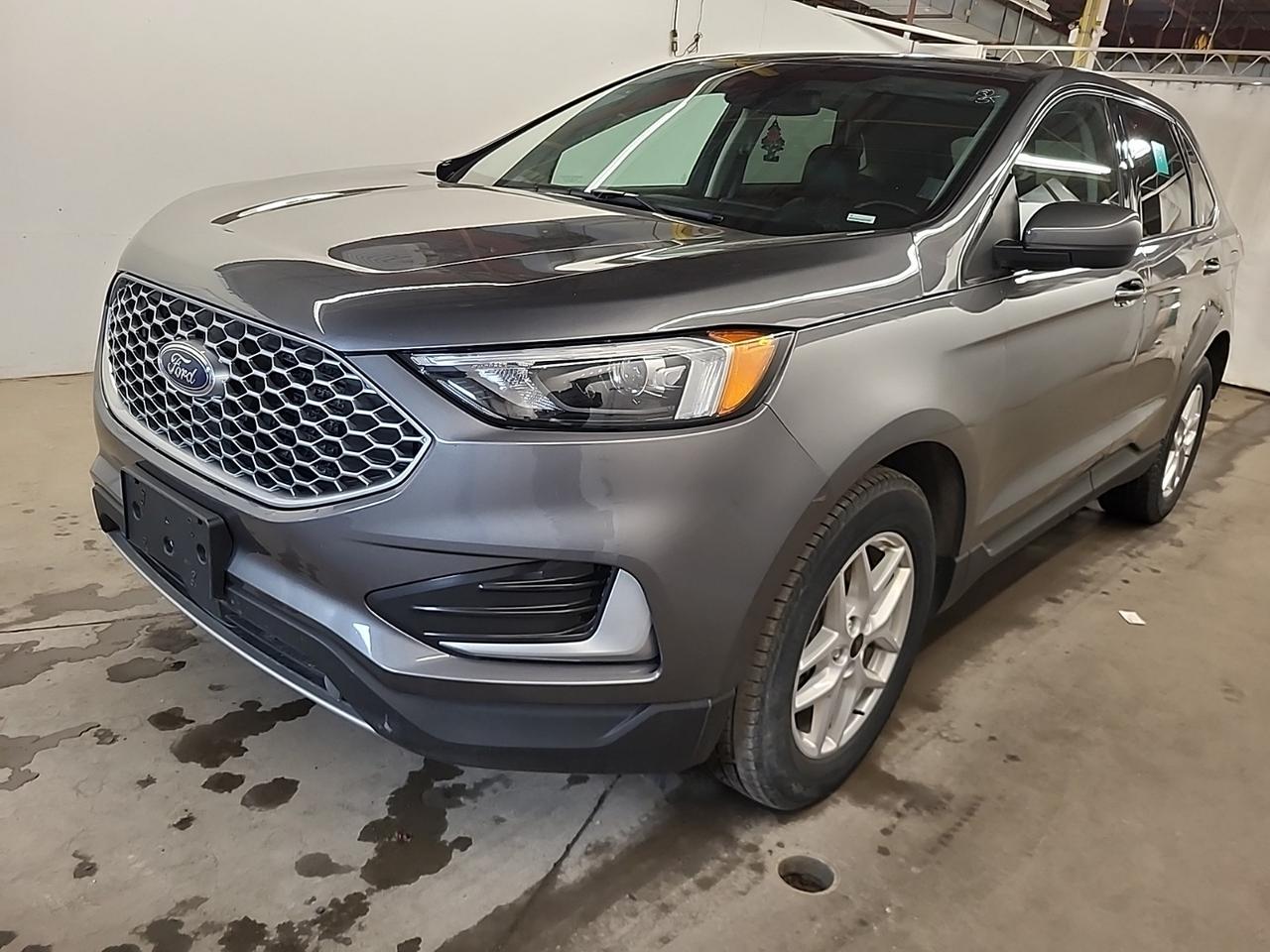 2023 Ford Edge SEL Photo
