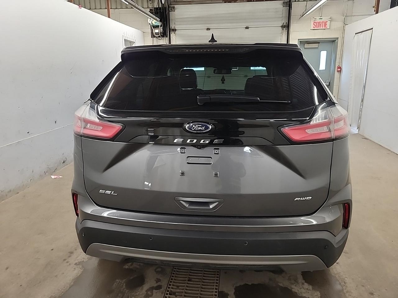 2023 Ford Edge SEL Photo