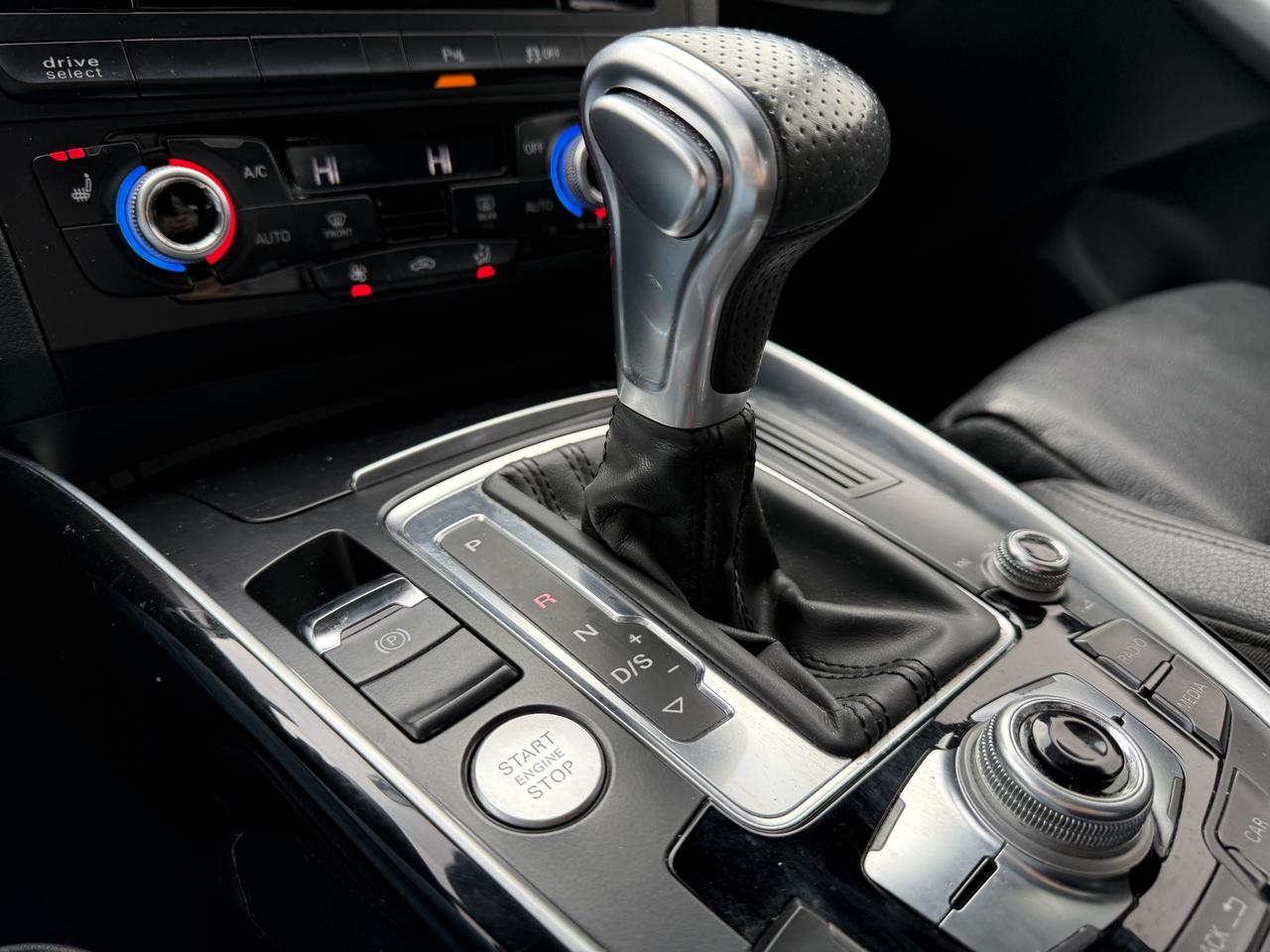 2017 Audi Q5 2.0T Technik Photo