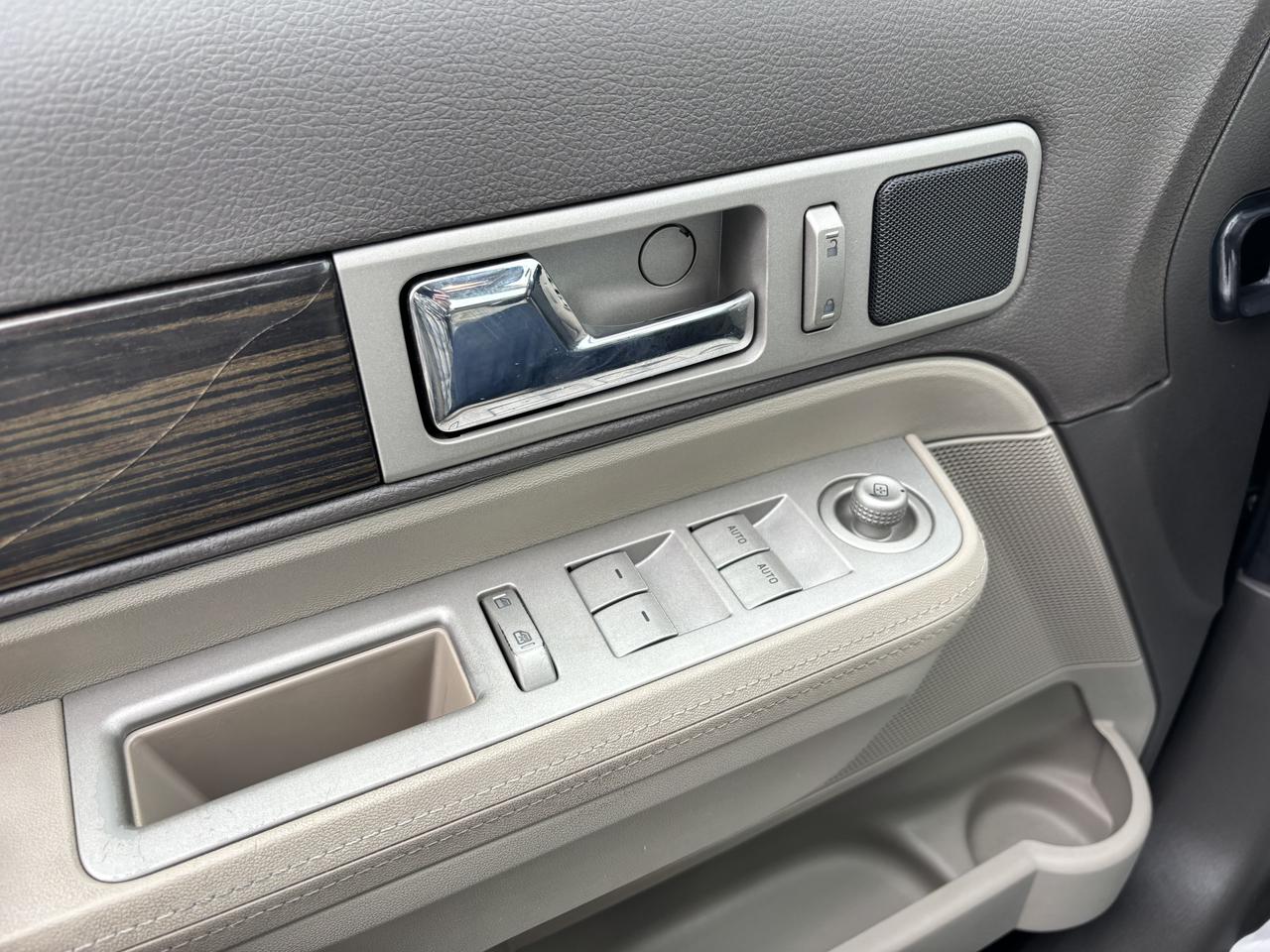 2007 Lincoln MKX ** AWD, HTD LEATH, NEW TIRES ** Photo