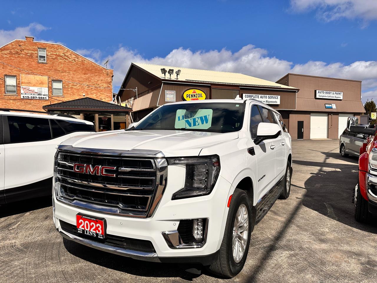 2023 GMC Yukon XL 5.3L MOTOR!, LIKE NEW! ONE OWNER! Photo
