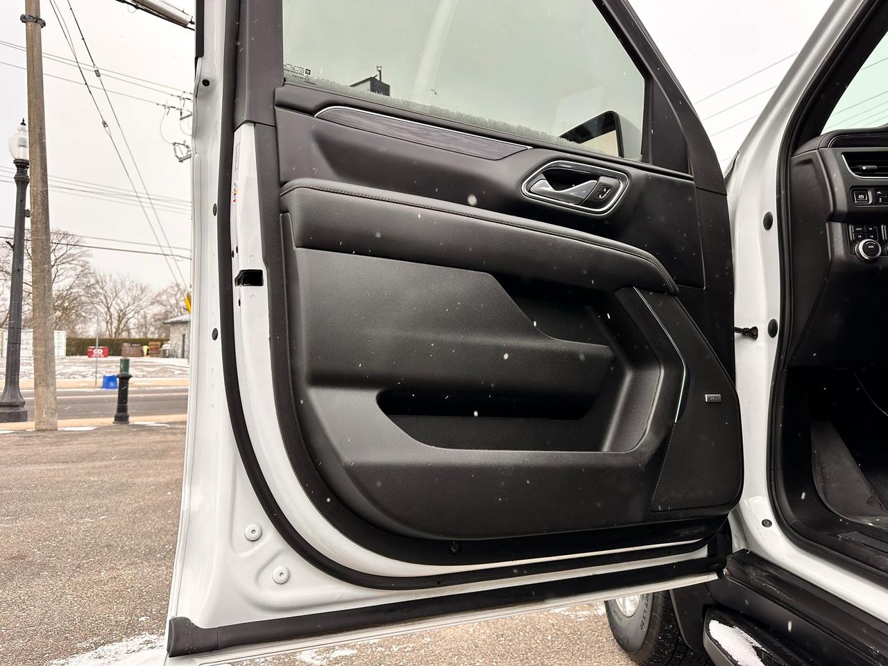 2023 GMC Yukon XL 5.3L MOTOR!, LIKE NEW! ONE OWNER! Photo