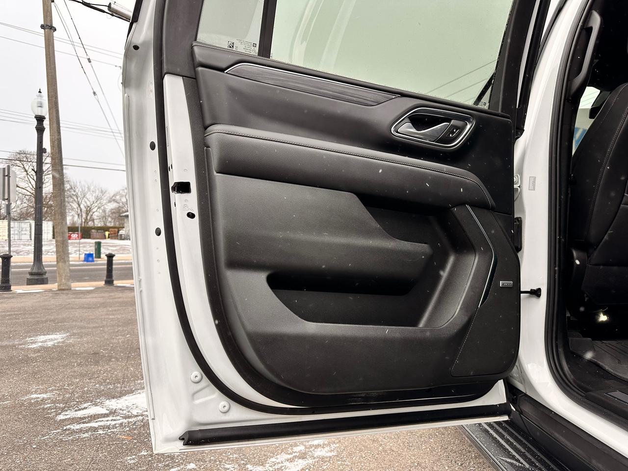 2023 GMC Yukon XL 5.3L MOTOR!, LIKE NEW! ONE OWNER! Photo