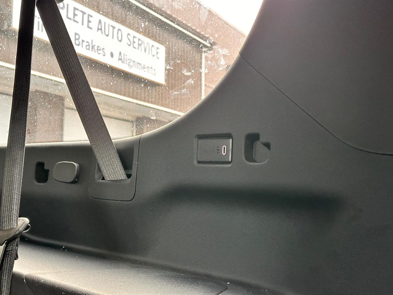 2023 GMC Yukon XL 5.3L MOTOR!, LIKE NEW! ONE OWNER! Photo