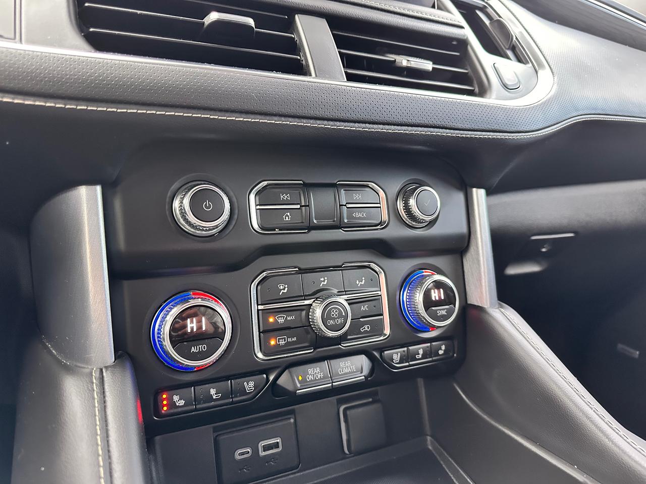 2023 GMC Yukon XL 5.3L MOTOR!, LIKE NEW! ONE OWNER! Photo