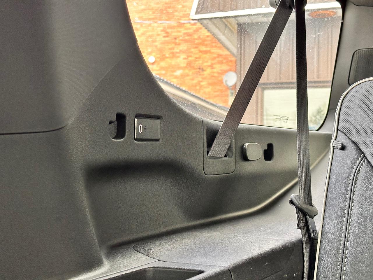 2023 GMC Yukon XL 5.3L MOTOR!, LIKE NEW! ONE OWNER! Photo