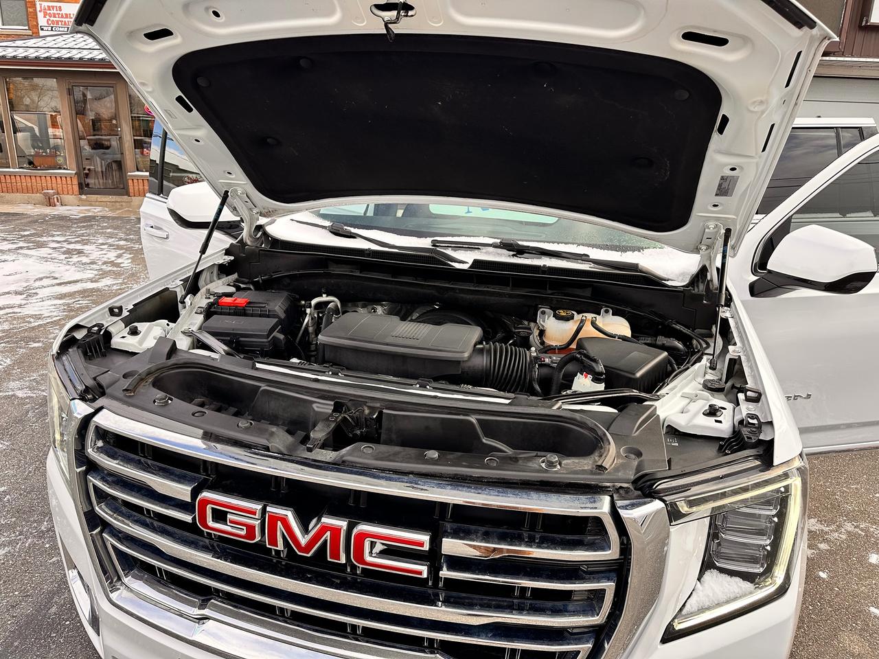 2023 GMC Yukon XL 5.3L MOTOR!, LIKE NEW! ONE OWNER! Photo