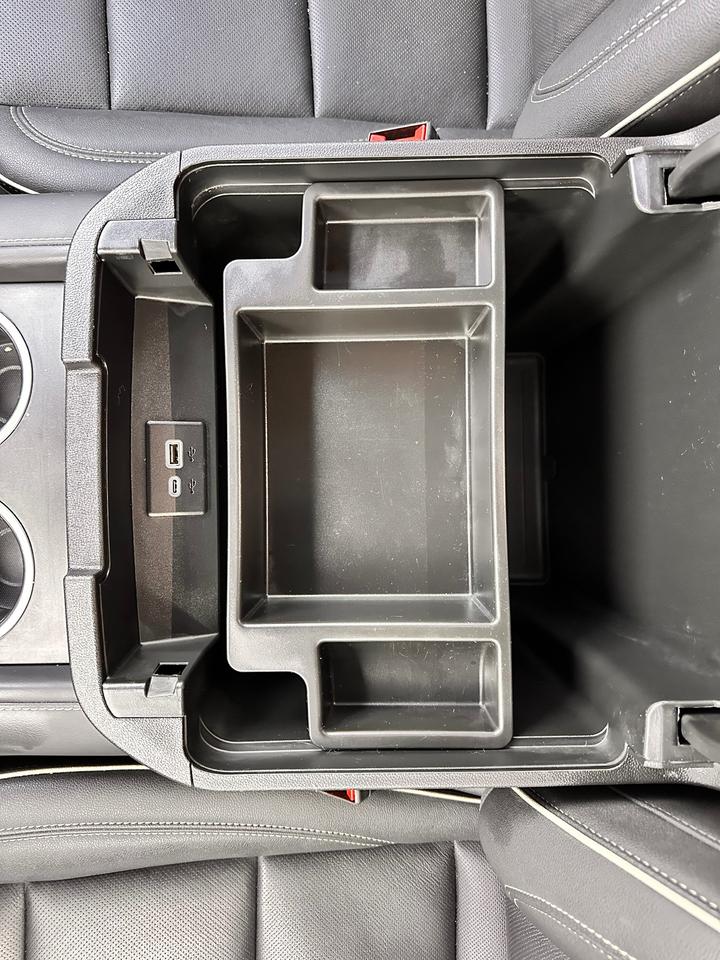 2023 GMC Yukon XL 5.3L MOTOR!, LIKE NEW! ONE OWNER! Photo