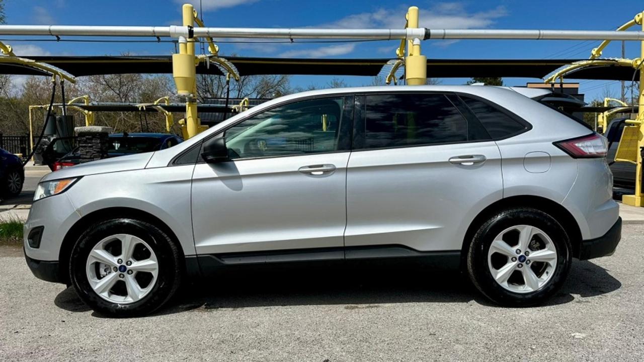 2018 Ford Edge SE Photo