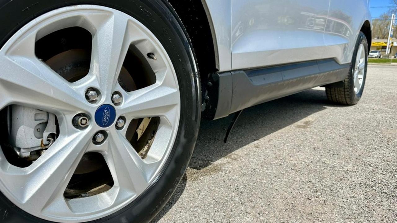 2018 Ford Edge SE Photo2