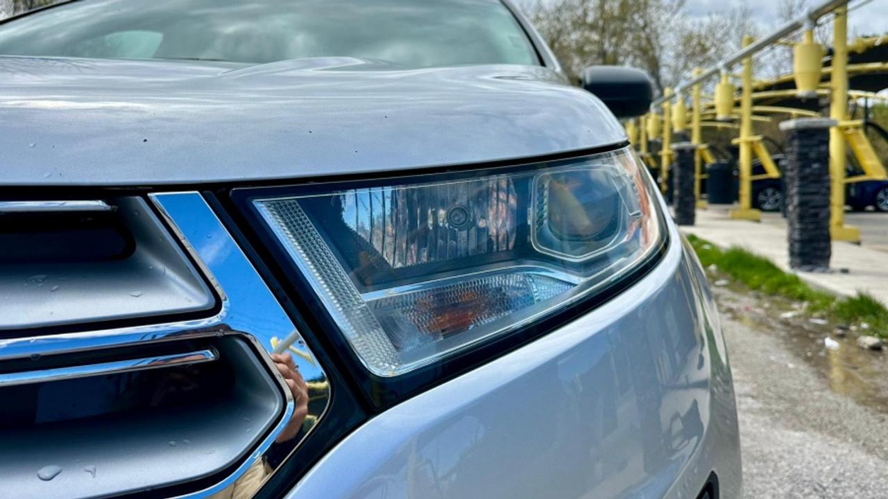 2018 Ford Edge SE Photo