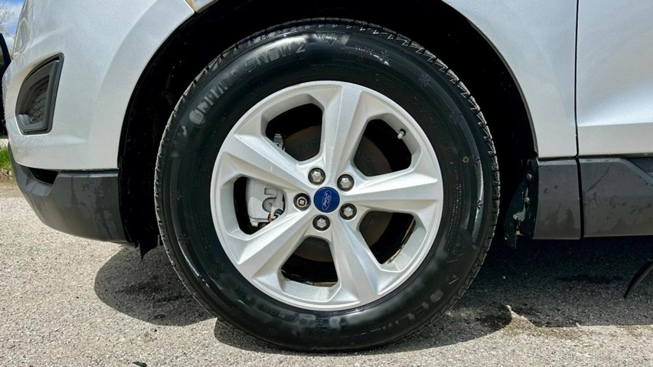 2018 Ford Edge SE Photo