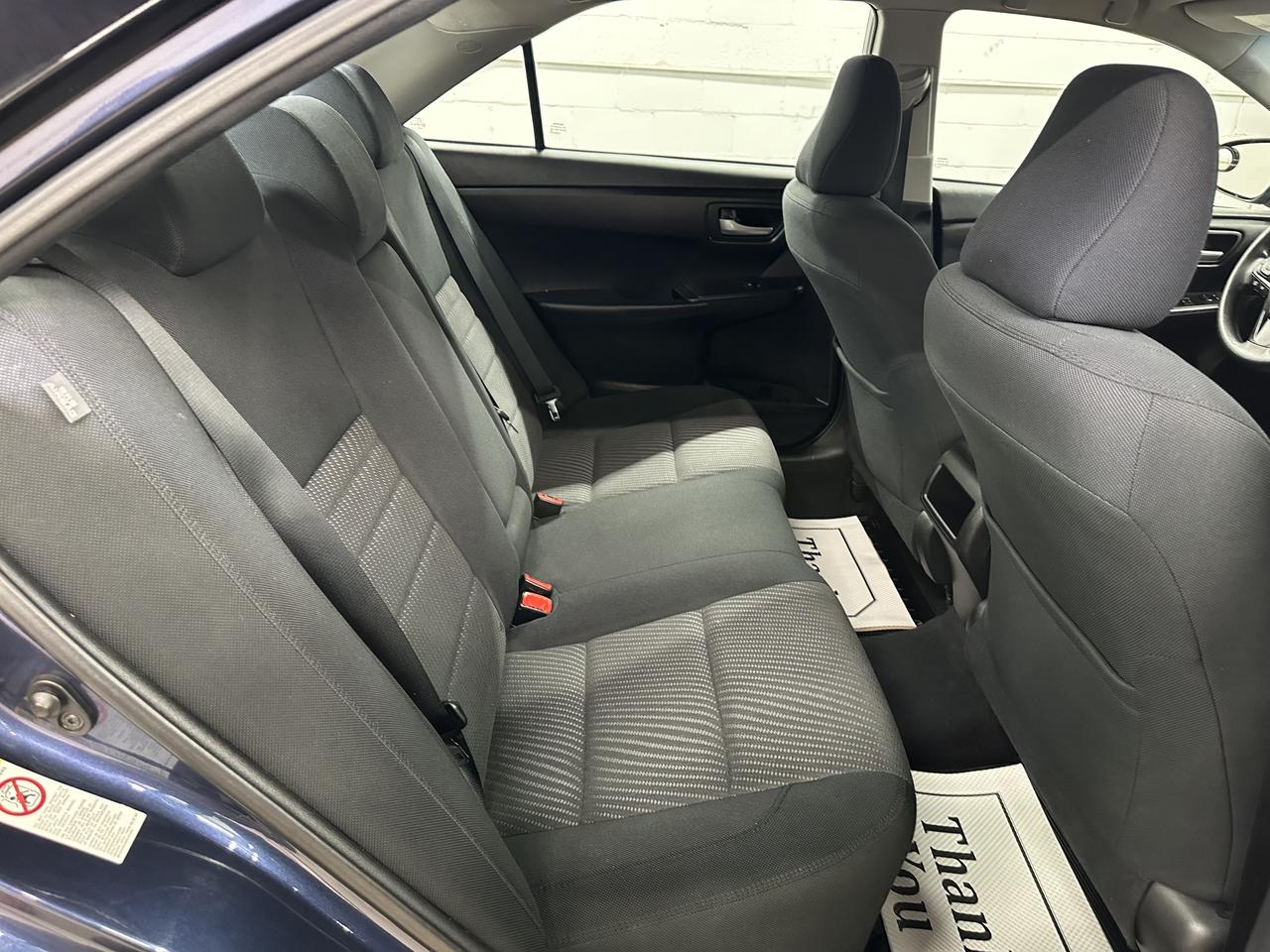 2016 Toyota Camry LE Photo14