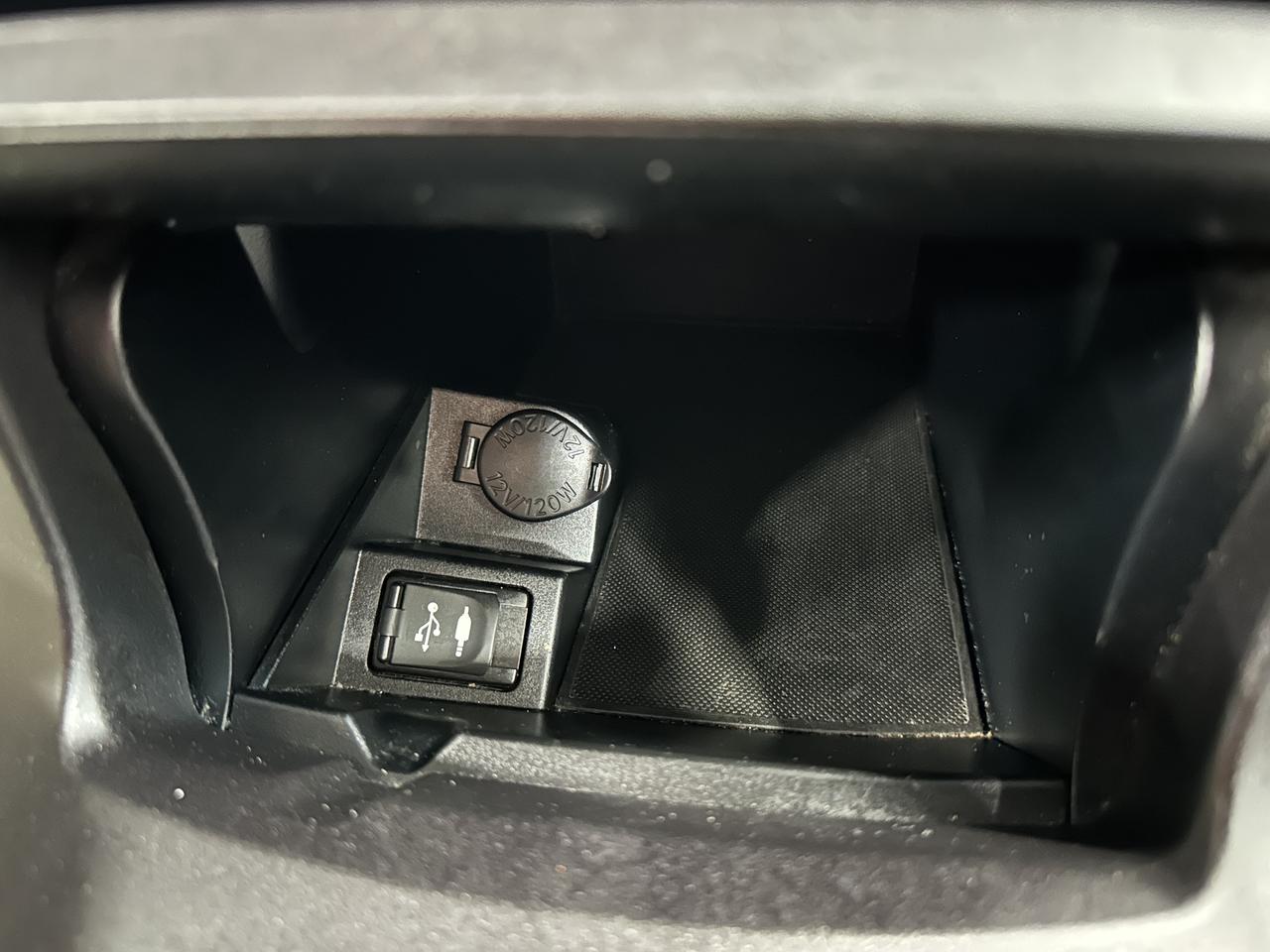 2016 Toyota Camry LE Photo