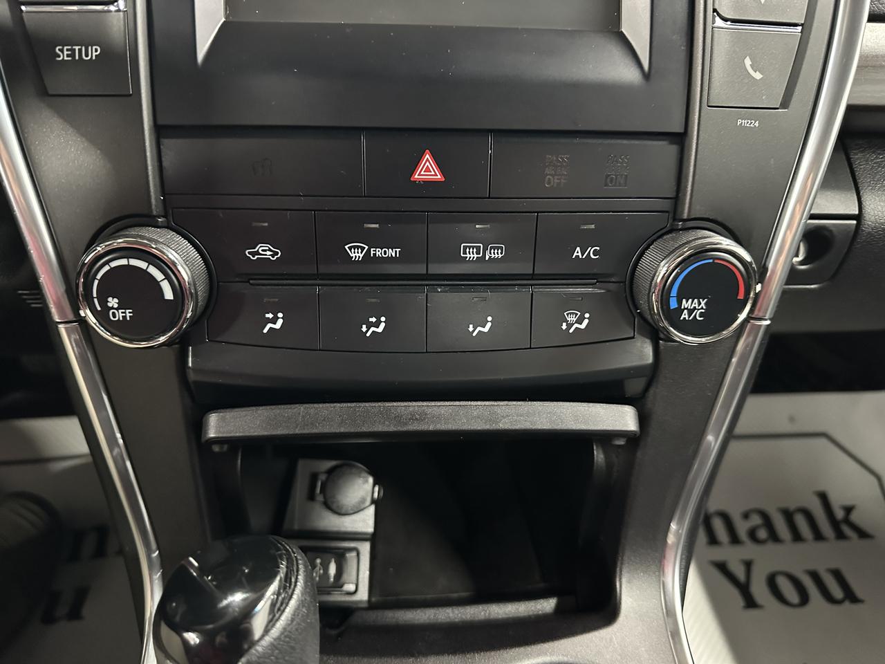 2016 Toyota Camry LE Photo