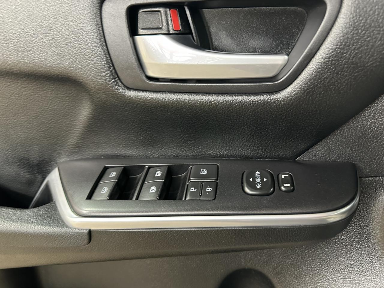 2016 Toyota Camry LE Photo