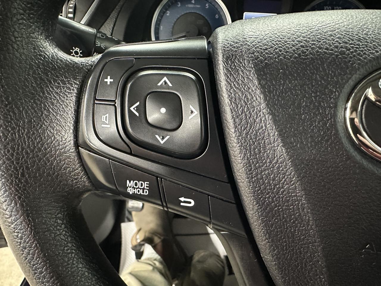 2016 Toyota Camry LE Photo28