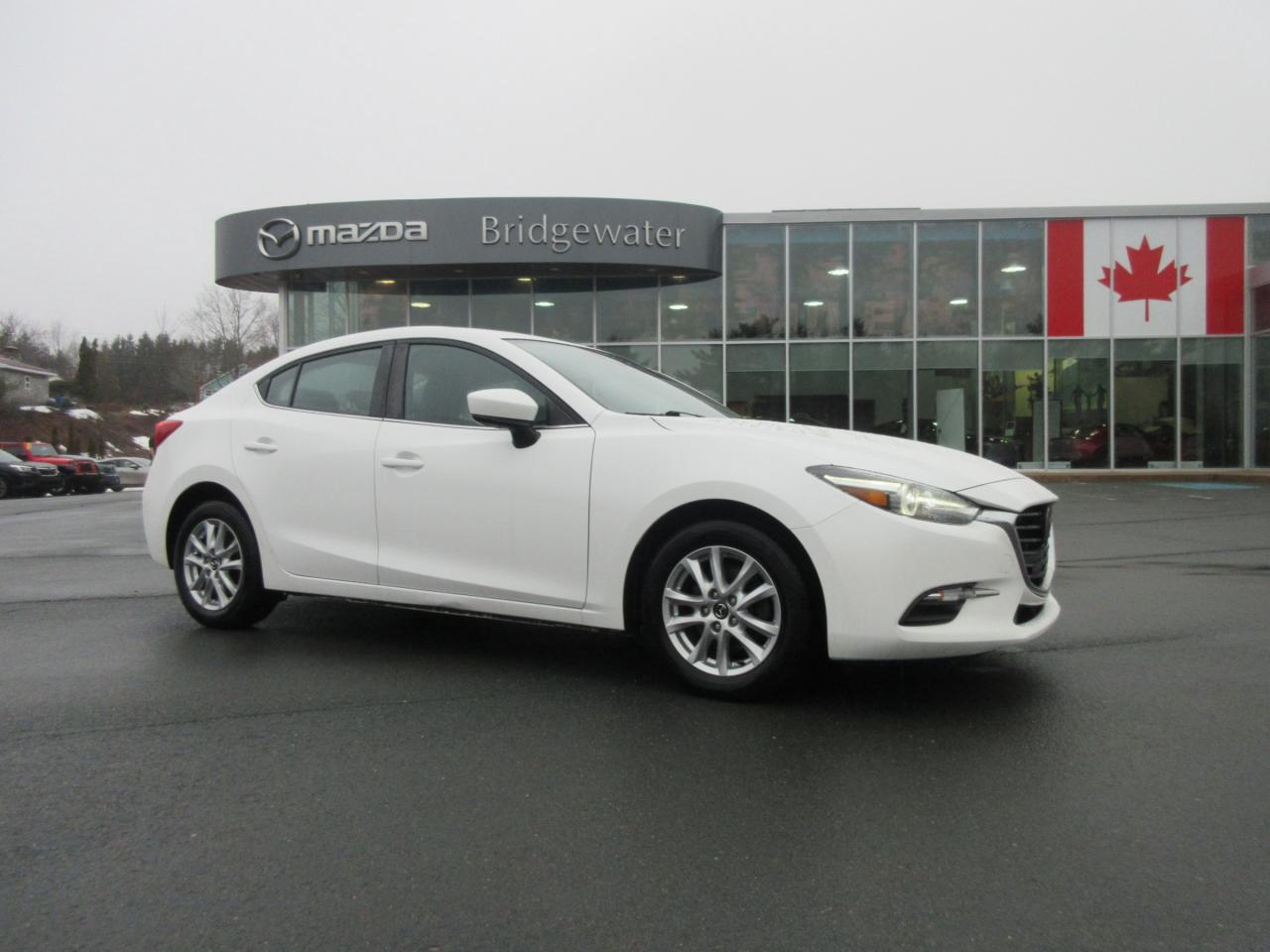 2018 MAZDA3 GS WITH MOONROOF AND ACTIVE SAFETY SENSE!!!

ALLOY WHEELS, MOONROOF, HEATED SEAT AND STERRING WHEEL

<p><span style=font-size:24px><strong>Price based on Dealer securing financing for you. Cash buyers revert to original price.</strong></span></p>