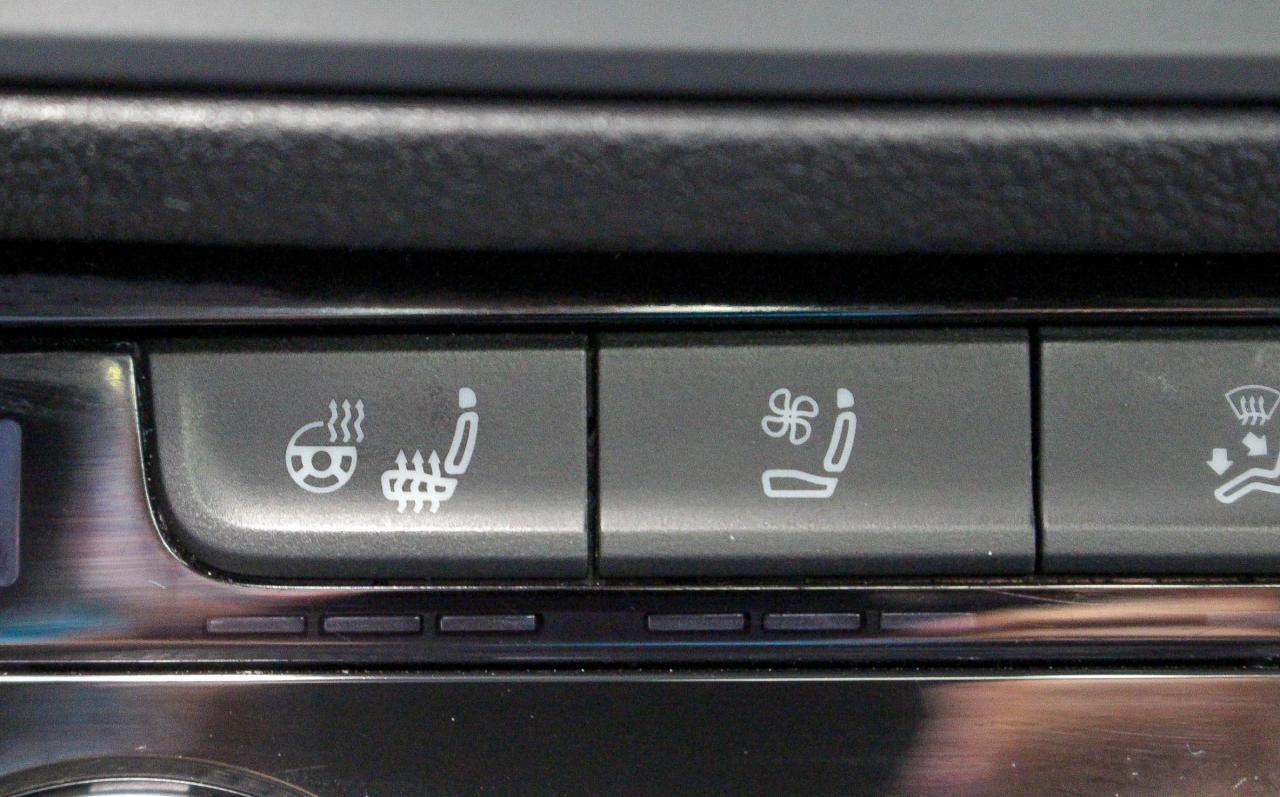 2020 Volkswagen Jetta Execline HEATED/VENTILATED SEATS - NAVIGATION - APPLE CARPLAY & ANDROID AUTO Photo