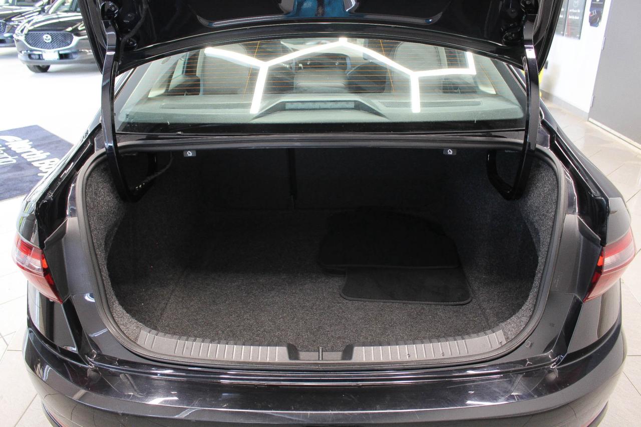 2020 Volkswagen Jetta Execline HEATED/VENTILATED SEATS - NAVIGATION - APPLE CARPLAY & ANDROID AUTO Photo