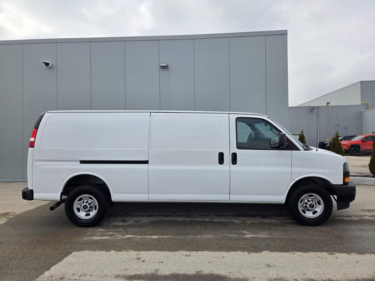 2023 GMC Savana 2500 Work Van Extended | Convenience Package Photo4