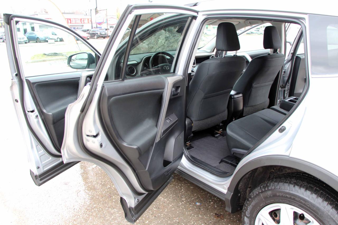 2017 Toyota RAV4 LE Photo