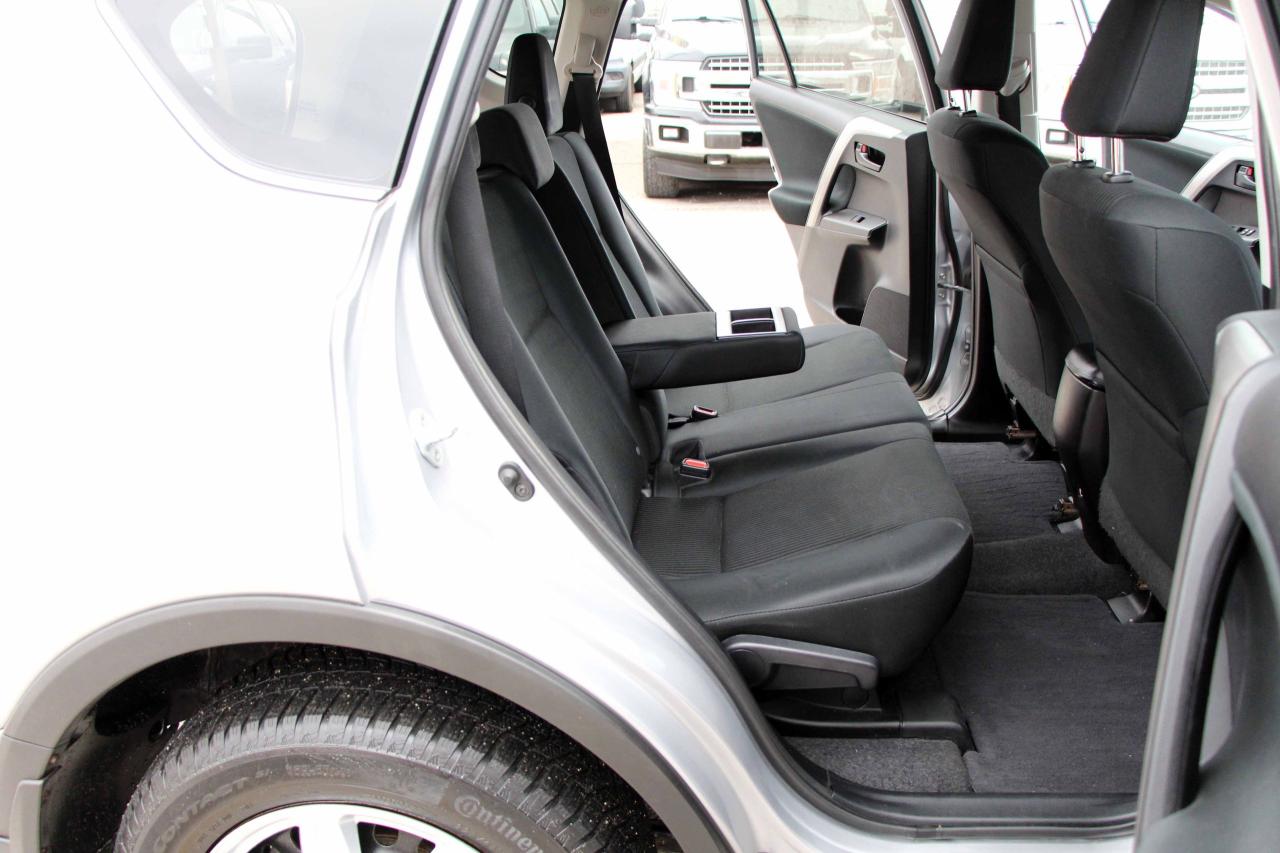 2017 Toyota RAV4 LE Photo