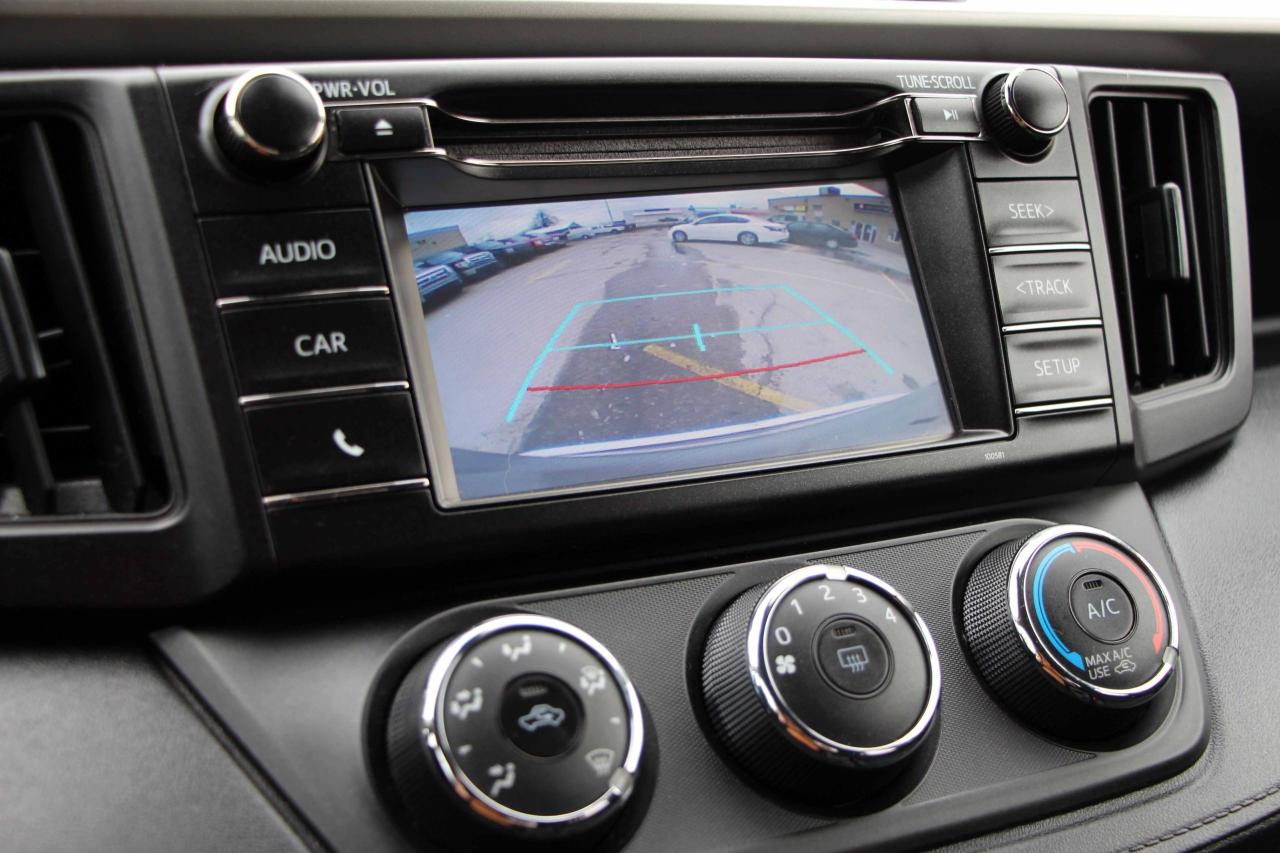 2017 Toyota RAV4 LE Photo