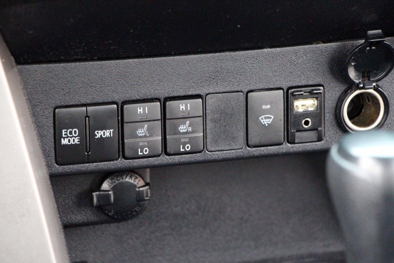 2017 Toyota RAV4 LE Photo