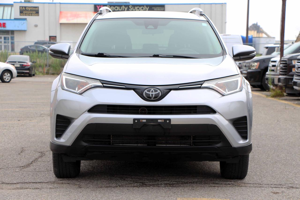 2017 Toyota RAV4 LE Photo1