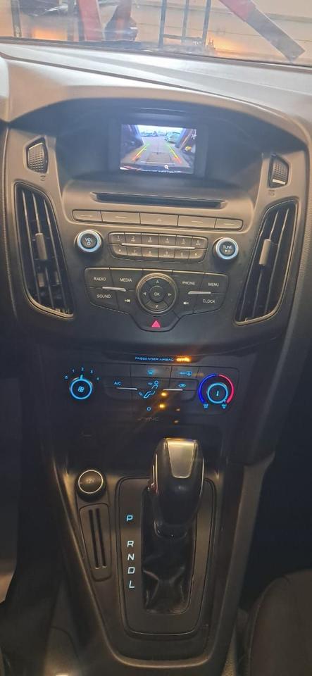 2015 Ford Focus SE Photo