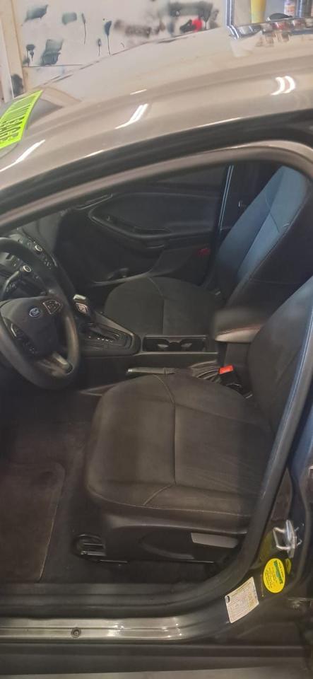 2015 Ford Focus SE Photo