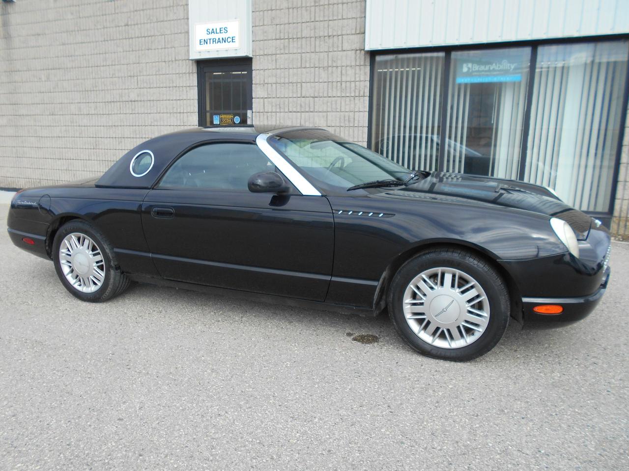 2002 Ford Thunderbird Convertible with Hardtop Photo1