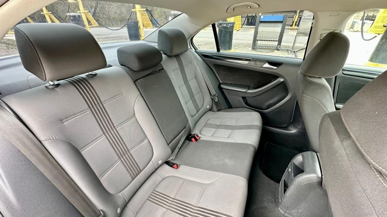 2017 Volkswagen Jetta * WOLFSBURG * 1.4T SE Photo