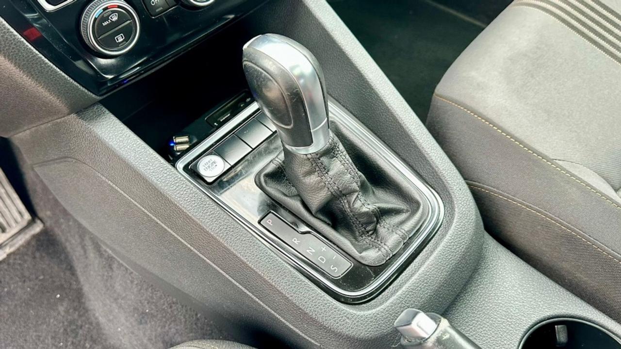2017 Volkswagen Jetta * WOLFSBURG * 1.4T SE Photo