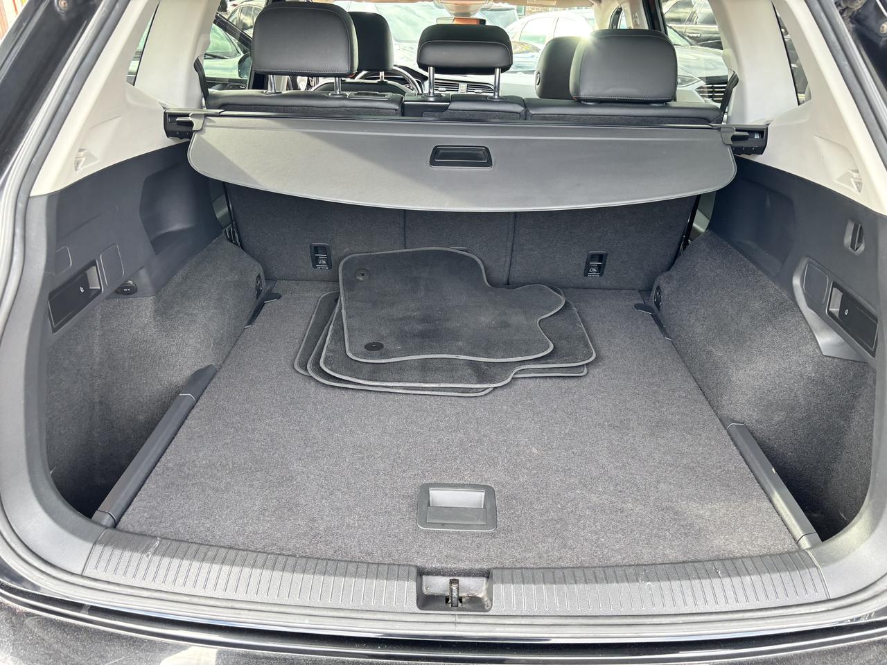 2018 Volkswagen Tiguan Highline ** AWD, LKA, BSM ** Photo