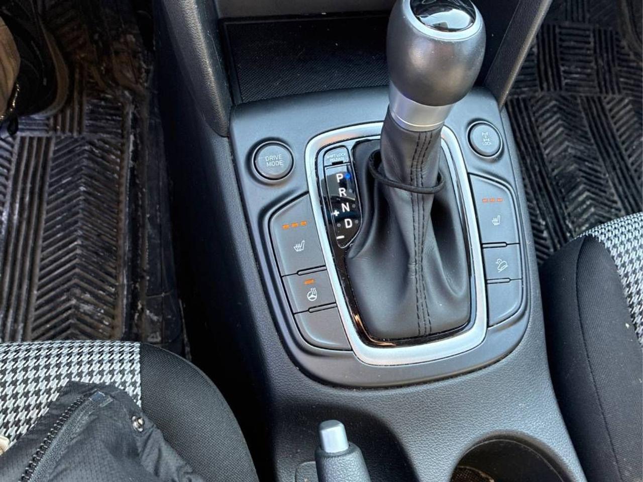 2021 Hyundai KONA Trend - HEATED SEATS/WHEEL, LANE ASSIST, LOADED! Photo16