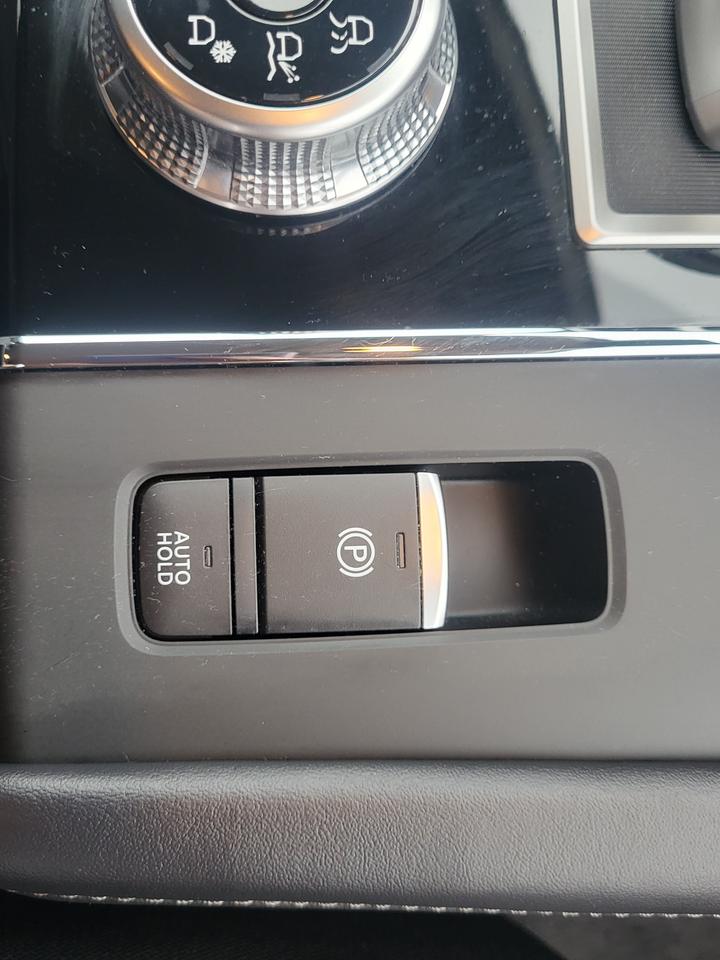 2024 Mitsubishi Outlander ES Photo